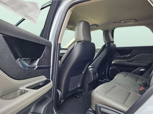 New 2026 Lincoln Corsair Premiere image 23