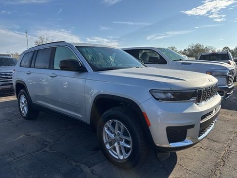 New 2026 Jeep Grand Cherokee L Laredo image 1