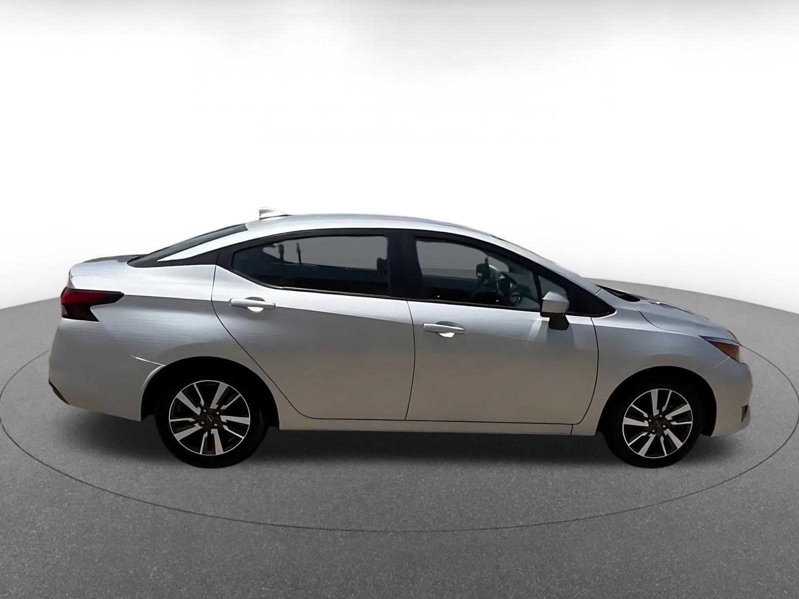 Used 2025 Nissan Versa SV FWD image 15