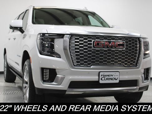 Used 2024 GMC Yukon XL Denali w/ Advanced Technology Package image 3
