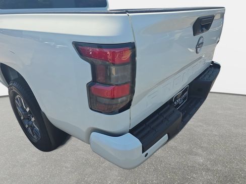 New 2026 Nissan Frontier SV w/ SV Convenience Package AWD/4WD image 31
