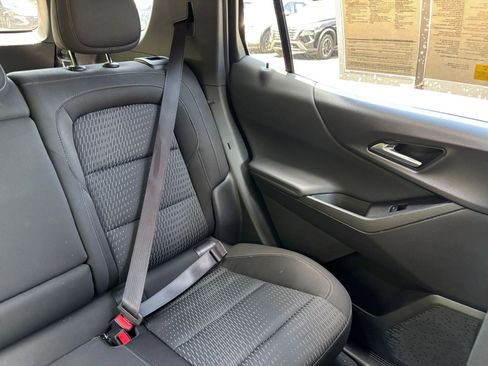 Used 2025 Chevrolet Equinox LT FWD image 37