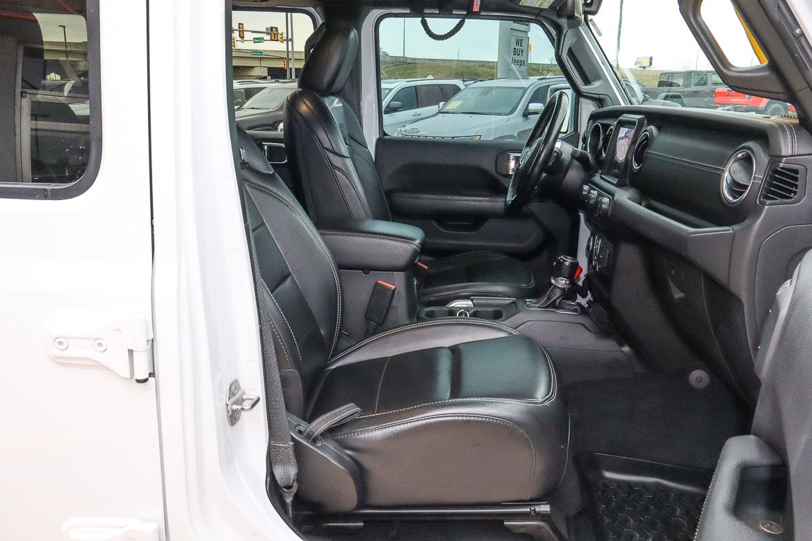 Used 2021 Jeep Wrangler Unlimited Sahara AWD/4WD image 32