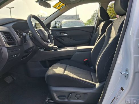 Used 2026 Nissan Rogue SV FWD image 13