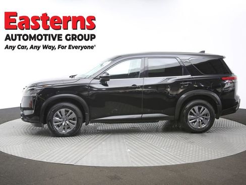 Used 2024 Nissan Pathfinder S image 59