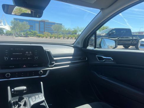 Used 2025 Kia Sportage LX FWD image 35