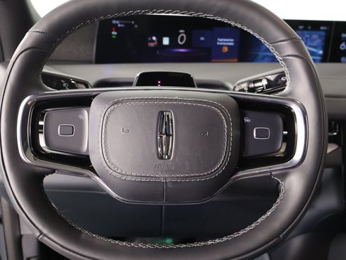 New 2025 Lincoln Navigator L Reserve w/ Jet Appearance Package AWD/4WD image 3