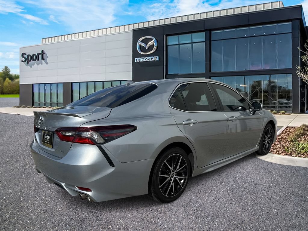 Used 2023 Toyota Camry SE FWD image 3