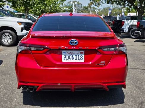 Used 2023 Toyota Camry SE FWD image 5