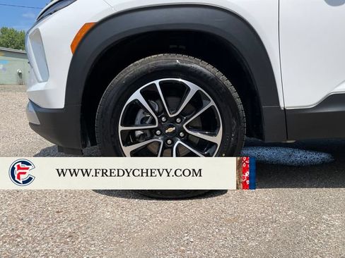 Used 2025 Chevrolet TrailBlazer LT AWD/4WD image 26