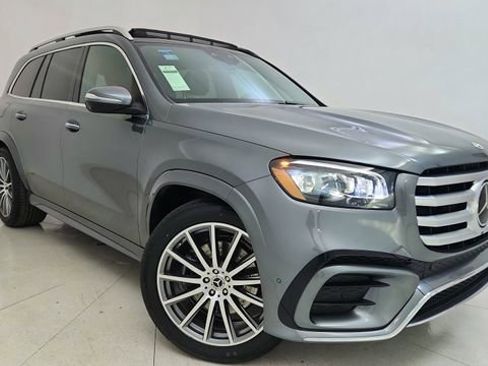 Used 2025 Mercedes-Benz GLS 450 4MATIC image 1
