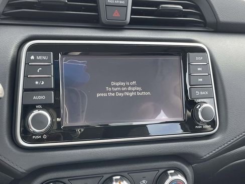 Used 2025 Nissan Versa S w/ Trunk Package image 25