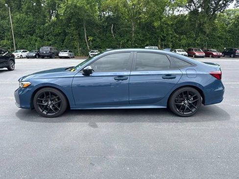 Used 2025 Honda Civic Sport image 2