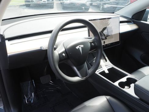 Used 2022 Tesla Model Y Long Range AWD/4WD image 13