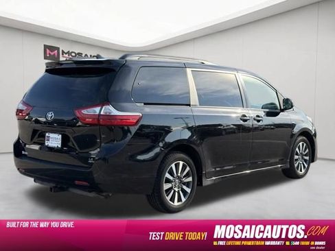 Used 2018 Toyota Sienna LE w/ Carpet Mat Package AWD/4WD image 7