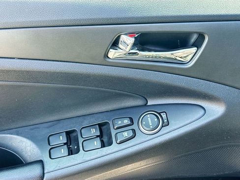 Used 2011 Hyundai Sonata SE FWD image 15