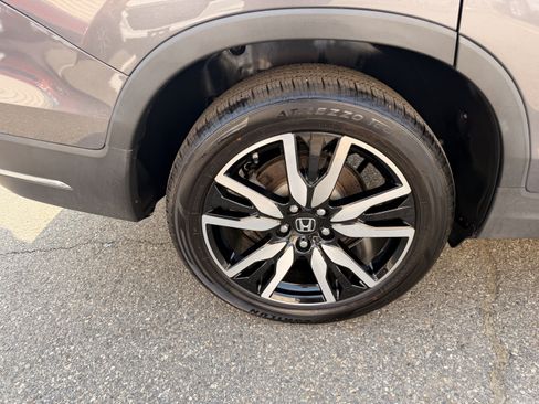 Certified 2021 Honda Pilot Touring image 10