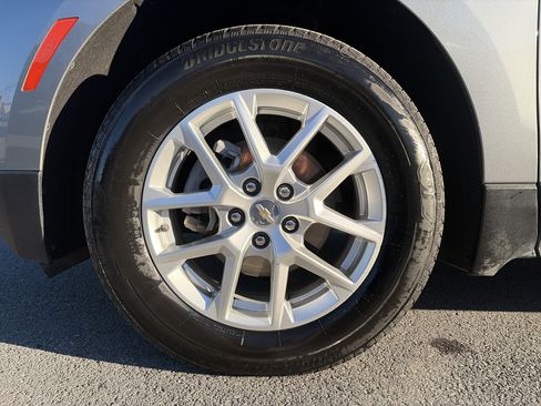 Used 2024 Chevrolet Equinox LT image 11