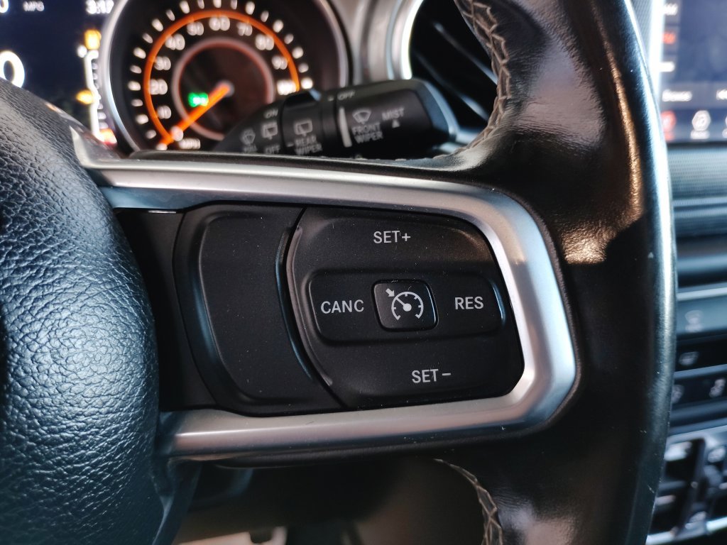 Used 2020 Jeep Wrangler Unlimited Sahara AWD/4WD image 27