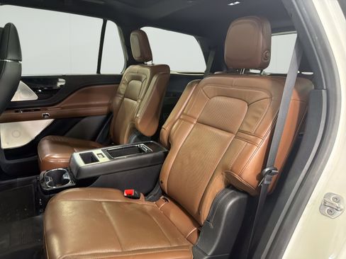 Used 2020 Lincoln Aviator Grand Touring w/ Equipment Group 302A AWD/4WD image 10