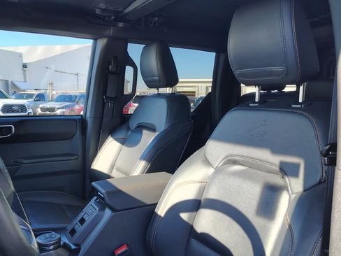 Used 2024 Ford Bronco Badlands image 19