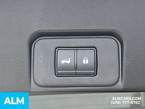Used 2025 Nissan Rogue SV FWD image 22