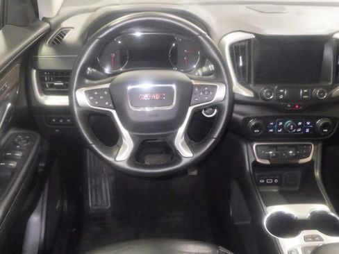 Used 2024 GMC Terrain Denali w/ Black Diamond Edition AWD/4WD image 9