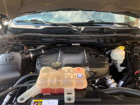 Used 2016 RAM 1500 Laramie image 9