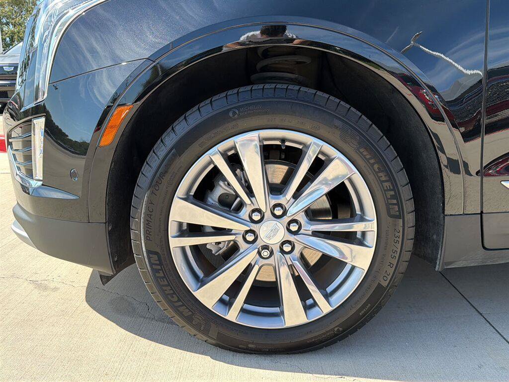 Used 2024 Cadillac XT5 Premium Luxury w/ Technology Package FWD image 8