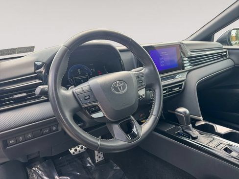 Used 2025 Toyota Camry SE FWD image 12