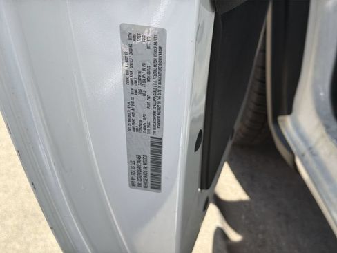 Used 2024 RAM ProMaster 2500 w/ Convenience Group FWD image 3