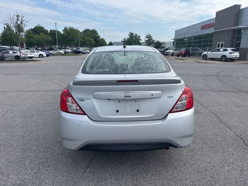 Used 2019 Nissan Versa SV FWD image 6