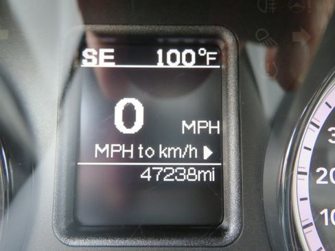 Used 2021 RAM 1500 Tradesman w/ Chrome Appearance Group image 24