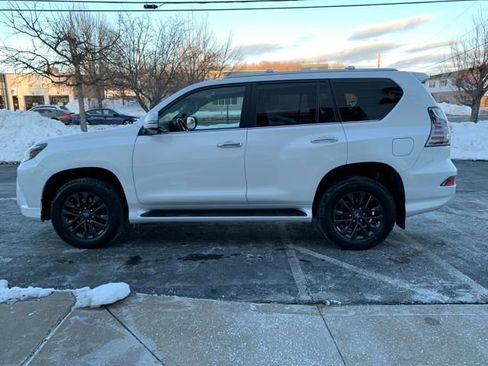 Used 2023 Lexus GX 460 Premium w/ Premium Package image 6