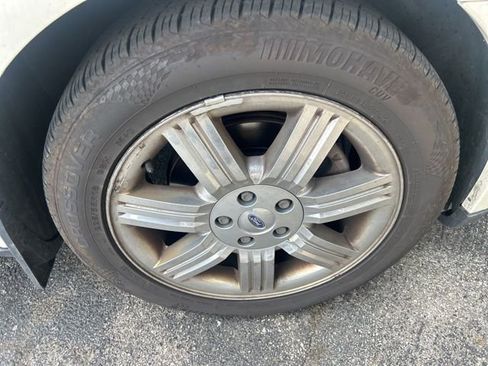 Used 2009 Ford Taurus Limited image 5