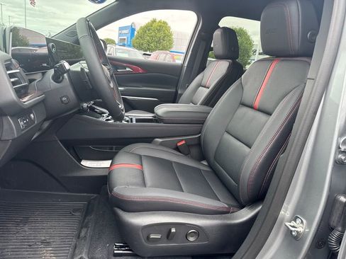 New 2026 Chevrolet Traverse RS w/ LPO, Floor Liner Package FWD image 14