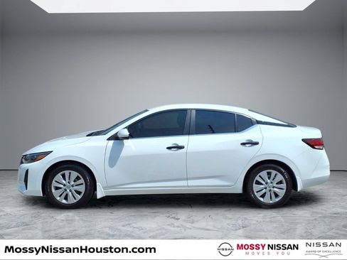 Certified 2025 Nissan Sentra S FWD image 5