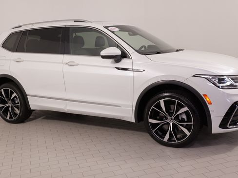 Used 2024 Volkswagen Tiguan SEL R-Line AWD/4WD image 8