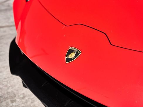 Used 2023 Lamborghini Huracan EVO RWD image 7