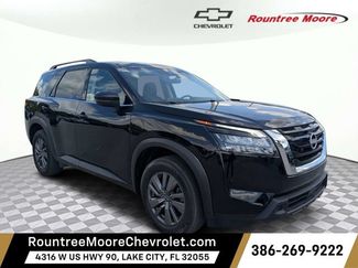 Used 2025 Nissan Pathfinder SV FWD video 1