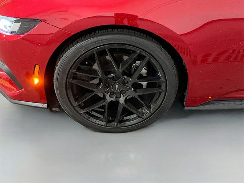 Used 2024 Ford Mustang EcoBoost image 30