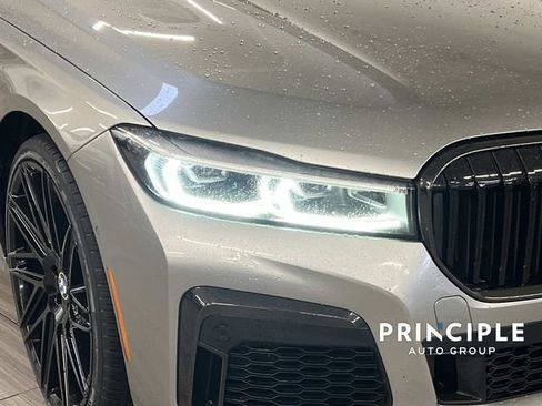 Used 2021 BMW M760i xDrive image 9