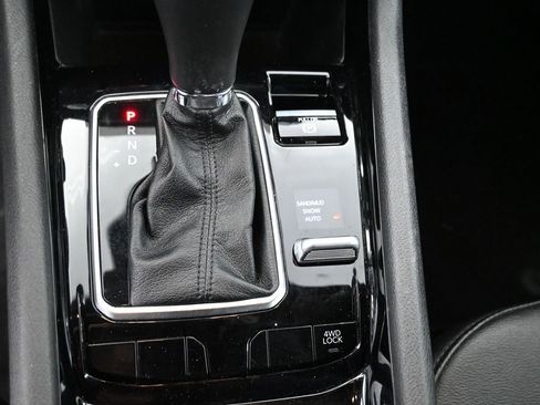 Used 2025 Jeep Compass Limited image 29