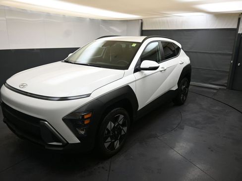 Certified 2025 Hyundai Kona SEL image 11