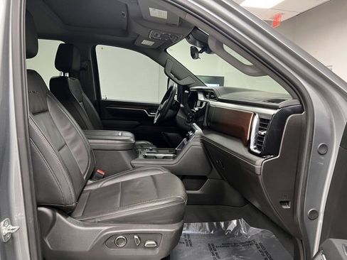 Used 2025 GMC Sierra 3500 Denali w/ Denali Reserve Package image 57