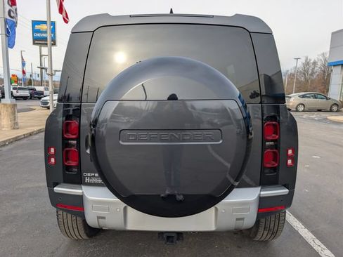 Used 2025 Land Rover Defender 110 S AWD/4WD image 4