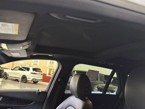 Used 2018 Mercedes-Benz GLC 300 4MATIC w/ Premium Package image 14
