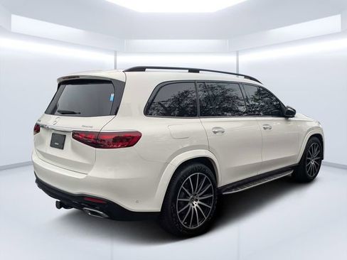 Used 2024 Mercedes-Benz GLS 450 4MATIC image 3