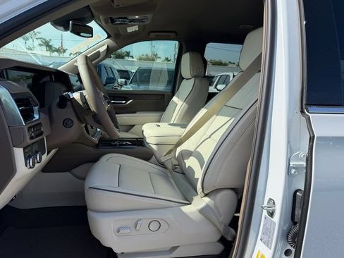 New 2026 GMC Yukon Denali AWD/4WD image 12