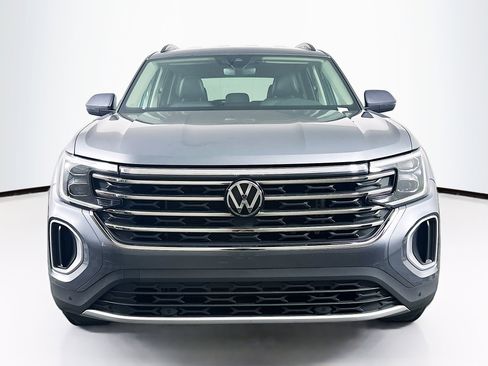 Used 2025 Volkswagen Atlas SE AWD/4WD image 2